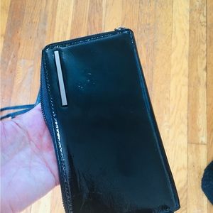 Kenneth Cole New York patent leather wallet